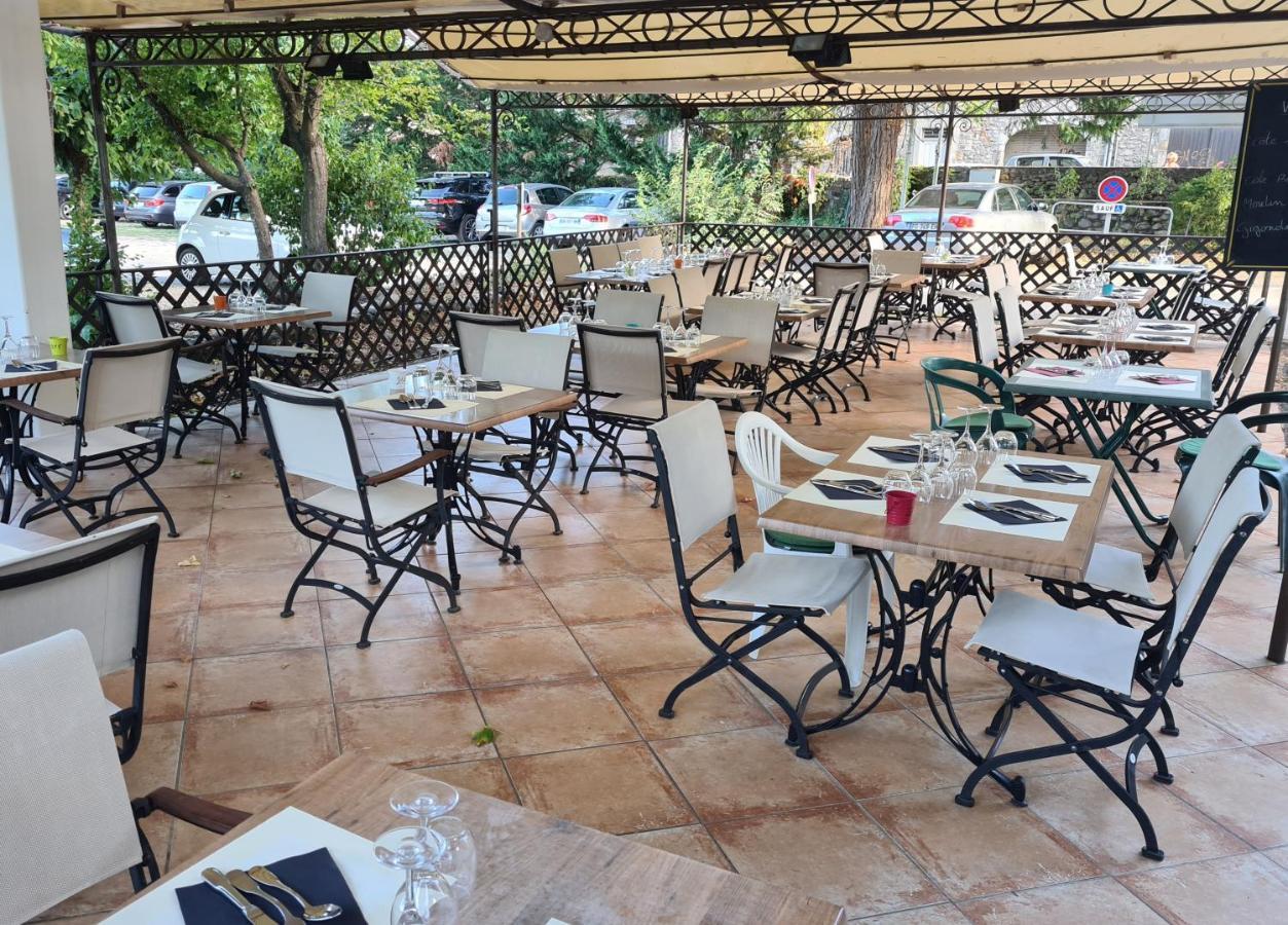 Logis Hotel Restaurant Les Cedres Joyeuse Luaran gambar