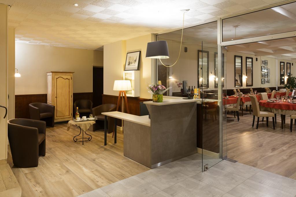 Logis Hotel Restaurant Les Cedres Joyeuse Luaran gambar