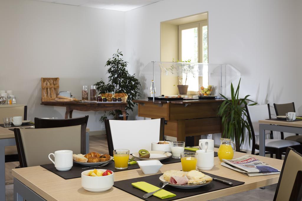 Logis Hotel Restaurant Les Cedres Joyeuse Luaran gambar