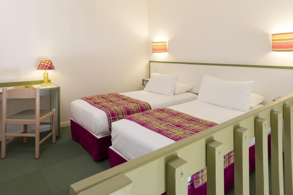 Logis Hotel Restaurant Les Cedres Joyeuse Luaran gambar