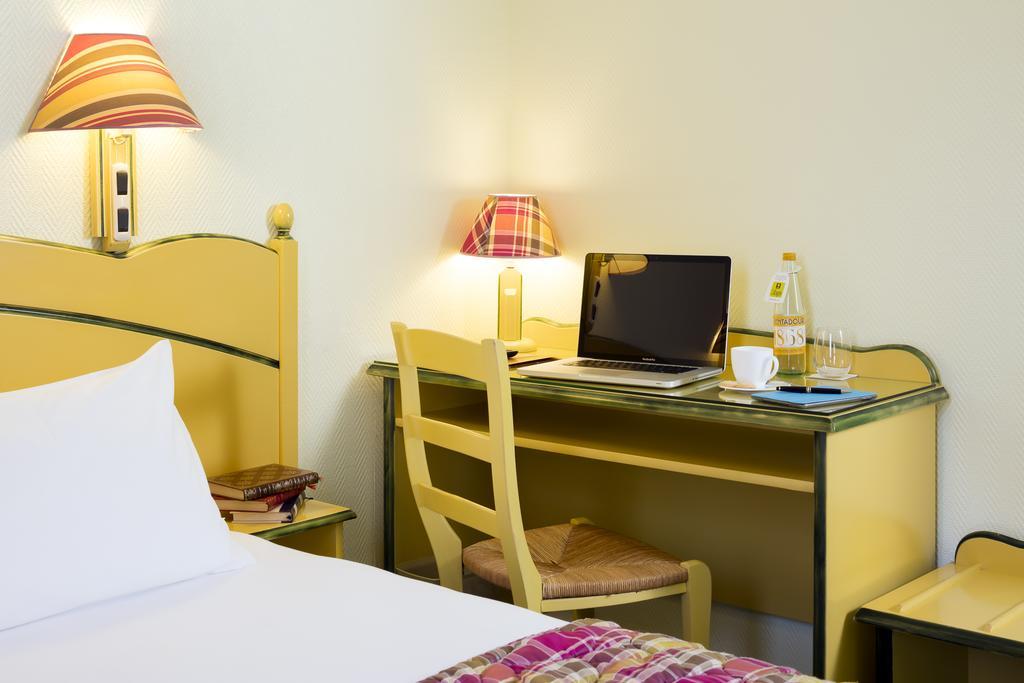 Logis Hotel Restaurant Les Cedres Joyeuse Luaran gambar