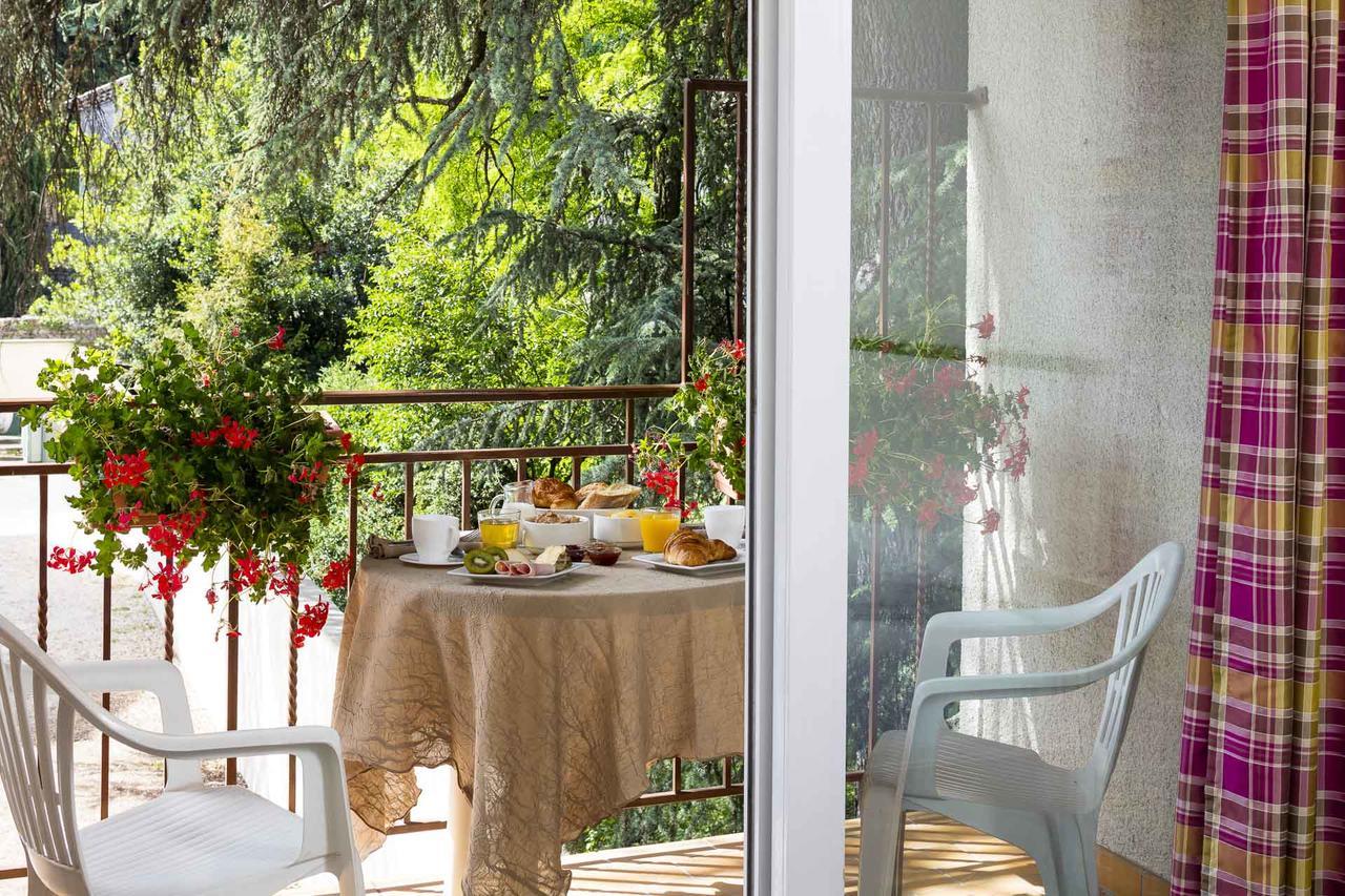 Logis Hotel Restaurant Les Cedres Joyeuse Luaran gambar