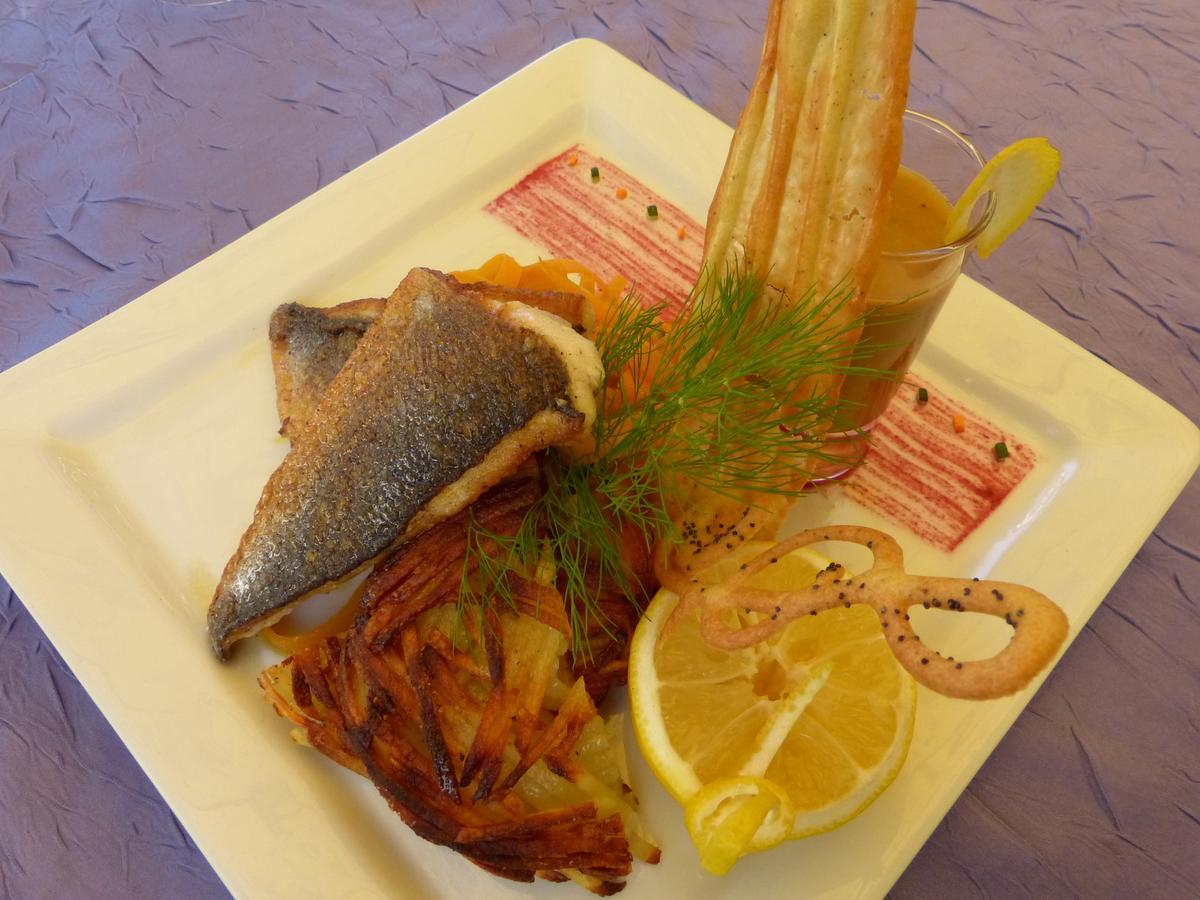 Logis Hotel Restaurant Les Cedres Joyeuse Luaran gambar