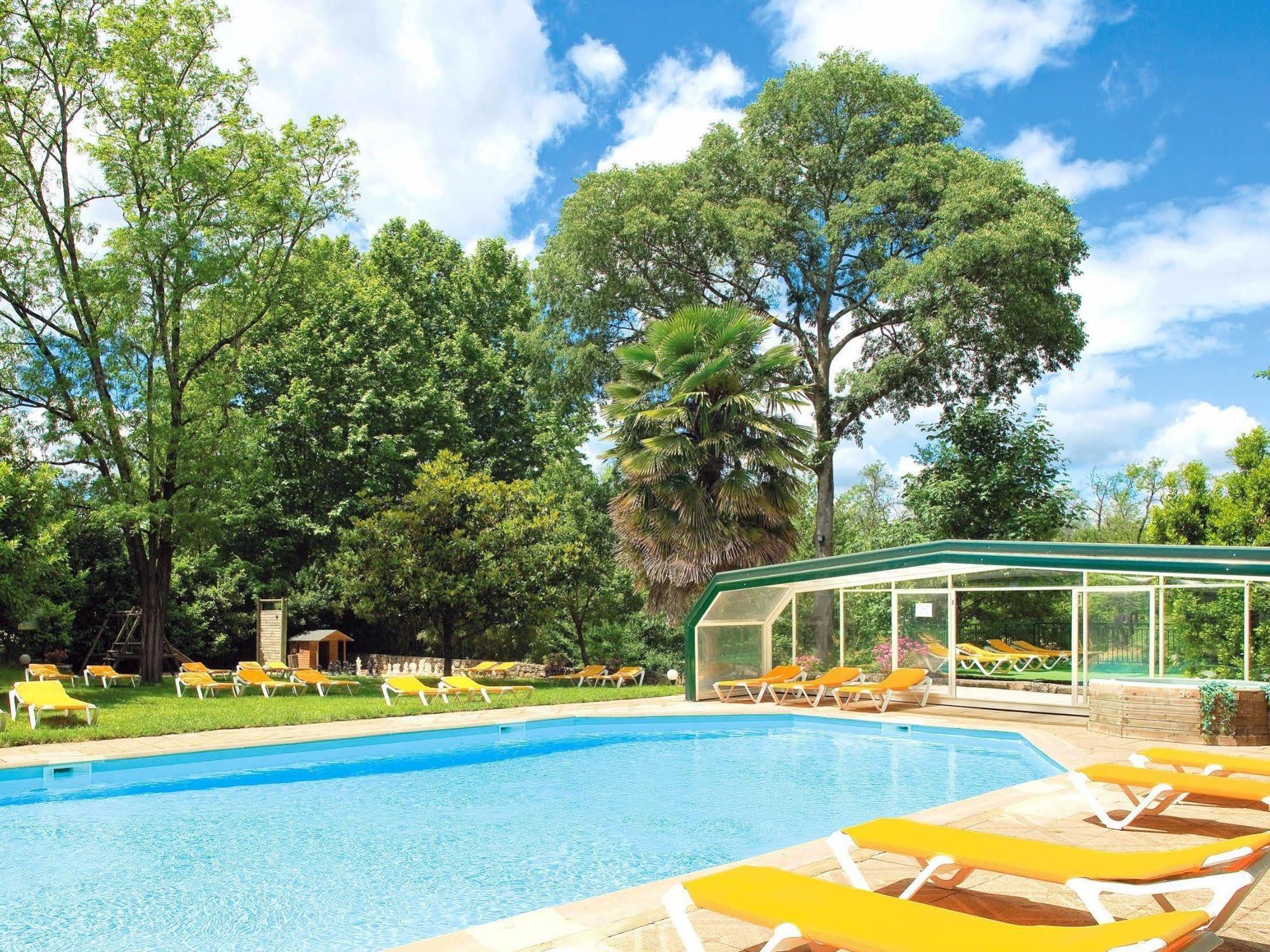 Logis Hotel Restaurant Les Cedres Joyeuse Luaran gambar