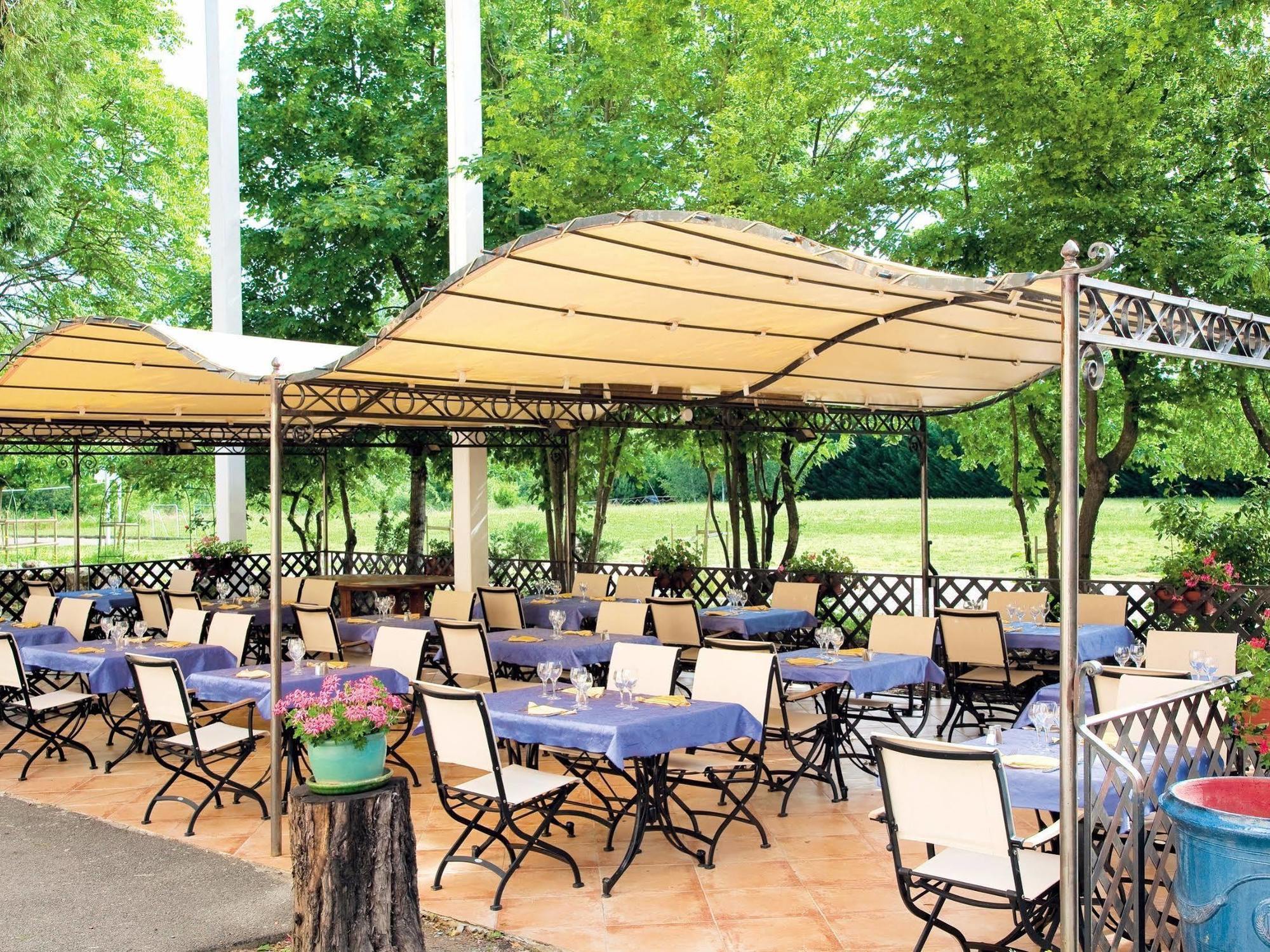 Logis Hotel Restaurant Les Cedres Joyeuse Luaran gambar