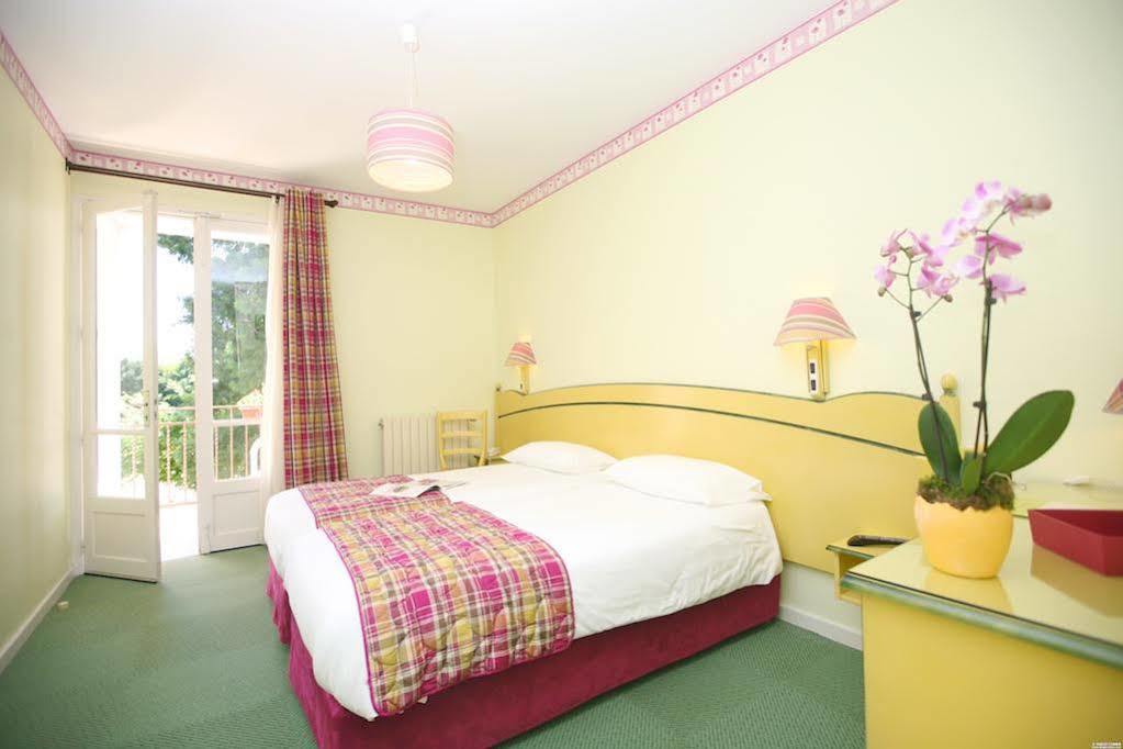 Logis Hotel Restaurant Les Cedres Joyeuse Luaran gambar
